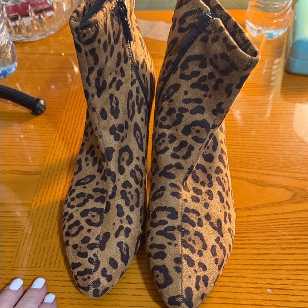 Ankle boots. Never worn, size 6.5